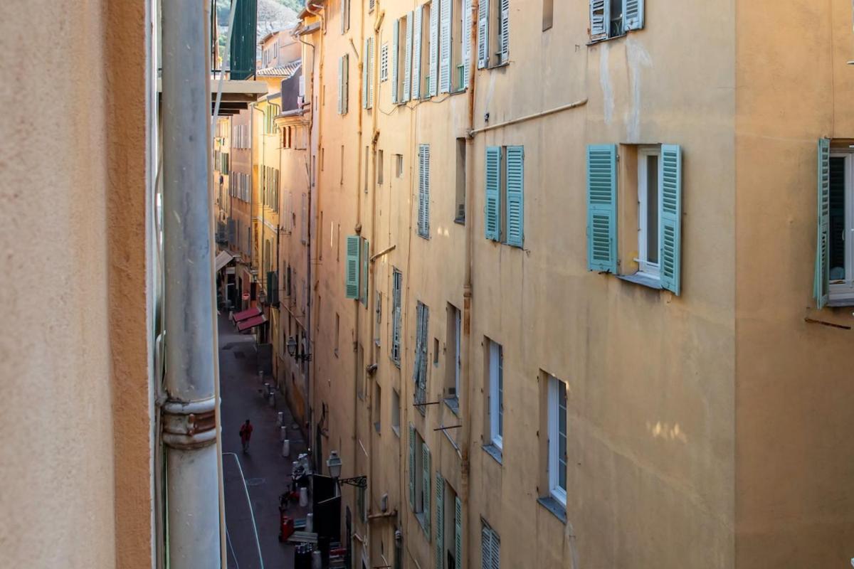 Apartment #16 1bdr Flower Market, Old Town, 1min Ac